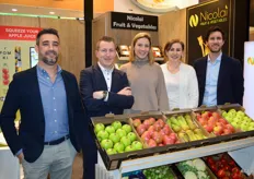 Vincent Reniers, Stijn Weckx, Hannah Nicolai, Guillaume Vancoillie en Masra Magomedova van Nicolai Fruit.